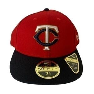 NWT. NEW ERA Minnesota Twins Fitted Cap